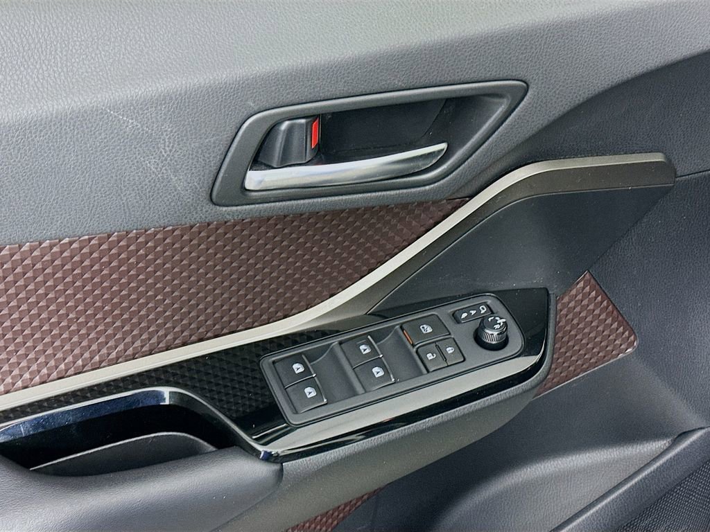 Used 2019 Toyota C-HR Limited image 24