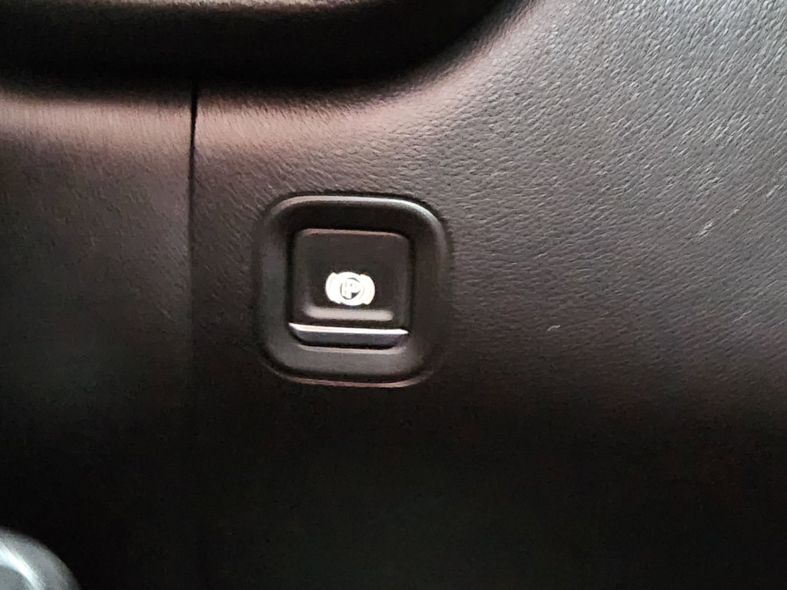 Used 2022 Chevrolet Silverado 2500 Custom w/ Custom Value Package image 25