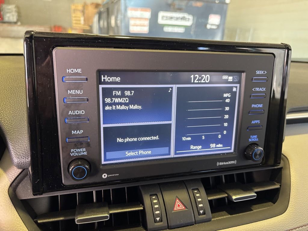 Used 2021 Toyota RAV4 XLE Premium image 17