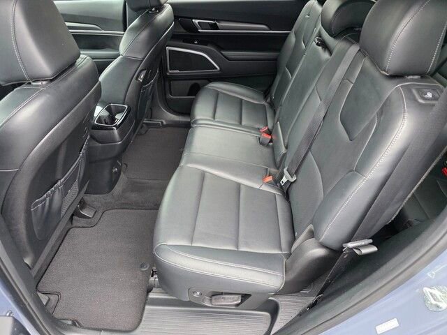 Used 2022 Kia Telluride LX image 14
