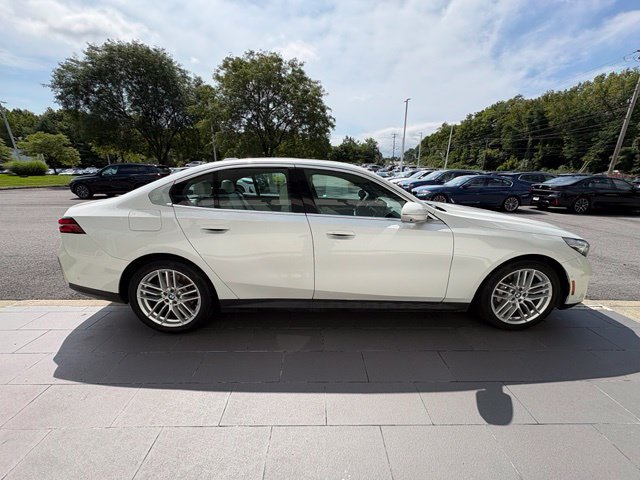 Certified 2024 BMW 530i xDrive w/ Premium Package AWD/4WD image 6