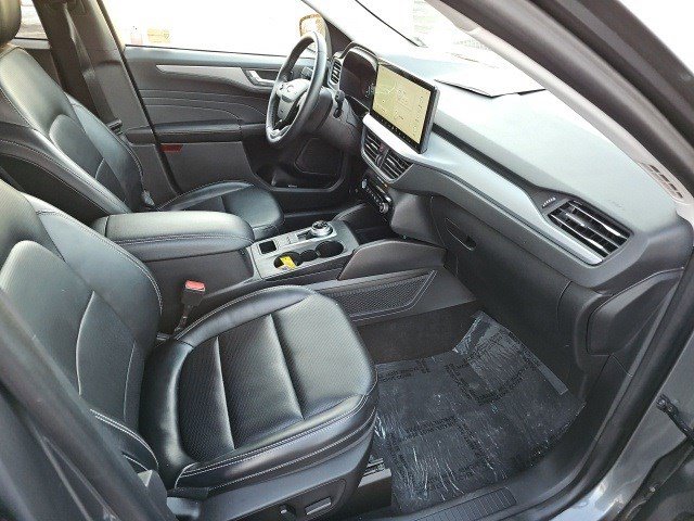 Used 2023 Ford Escape Platinum image 11