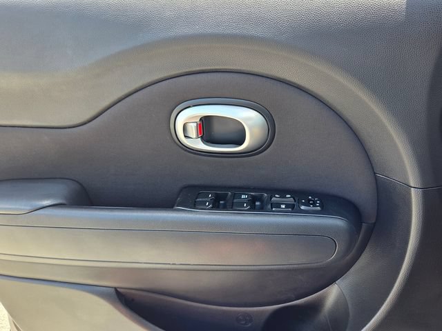 Used 2016 Kia Soul FWD image 29