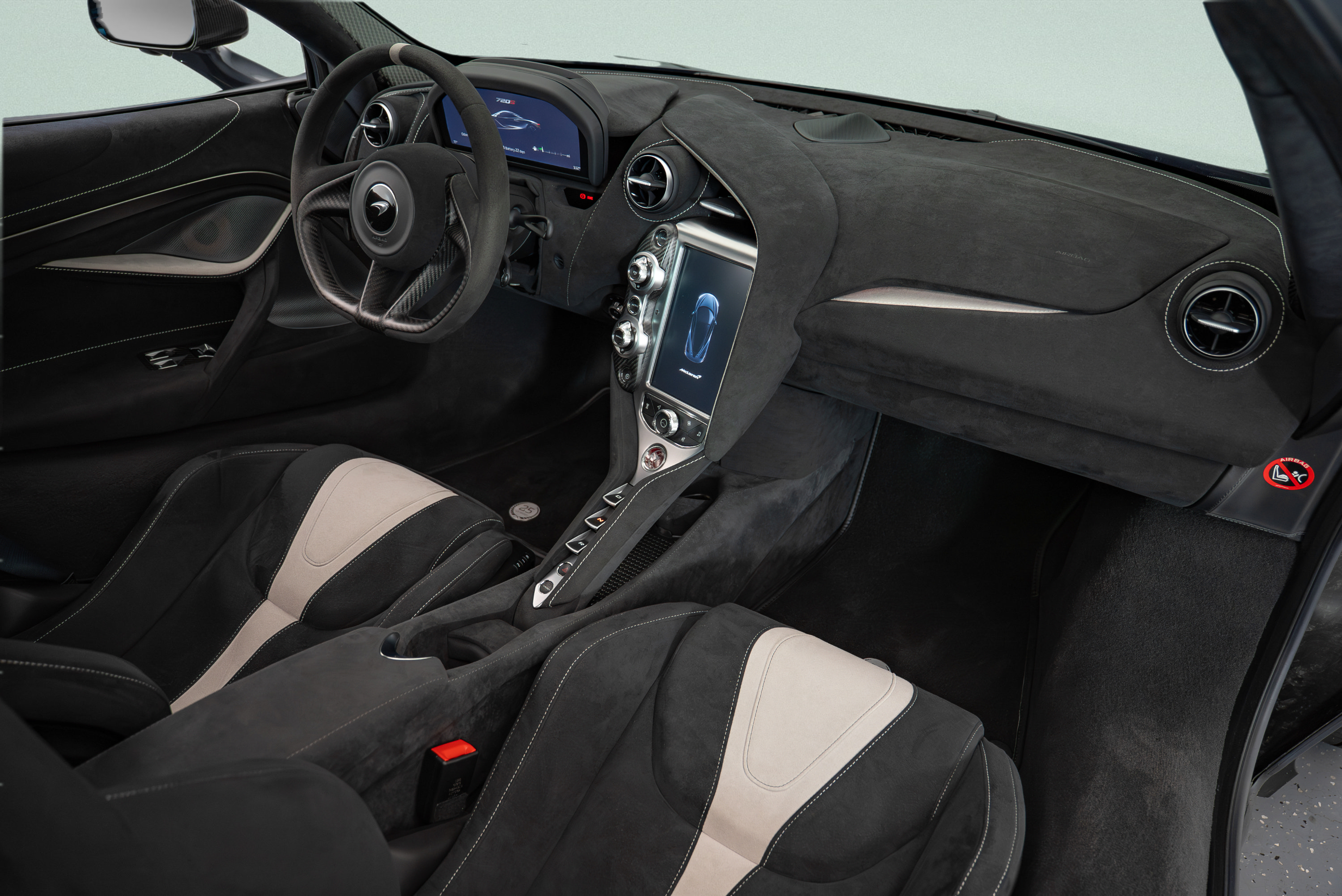 Used 2021 McLaren 720S RWD image 10