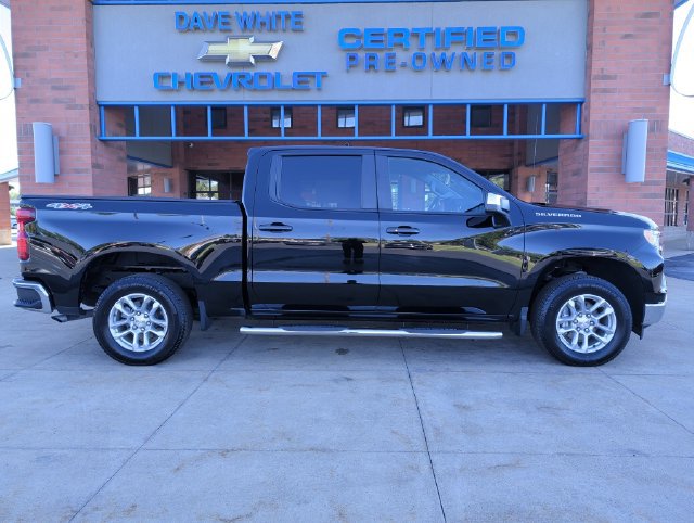 Used 2023 Chevrolet Silverado 1500 LT AWD/4WD image 9