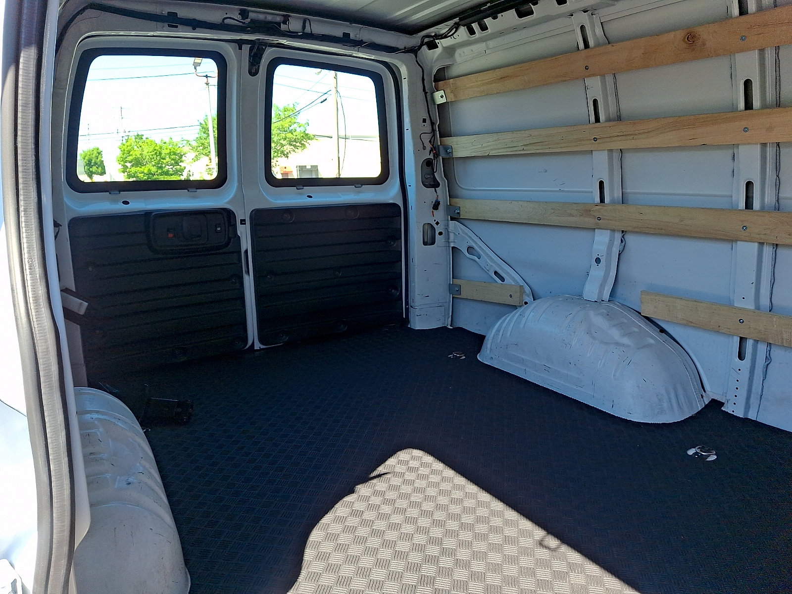 Certified 2024 Chevrolet Express 2500 w/ Driver Convenience Package RWD image 12