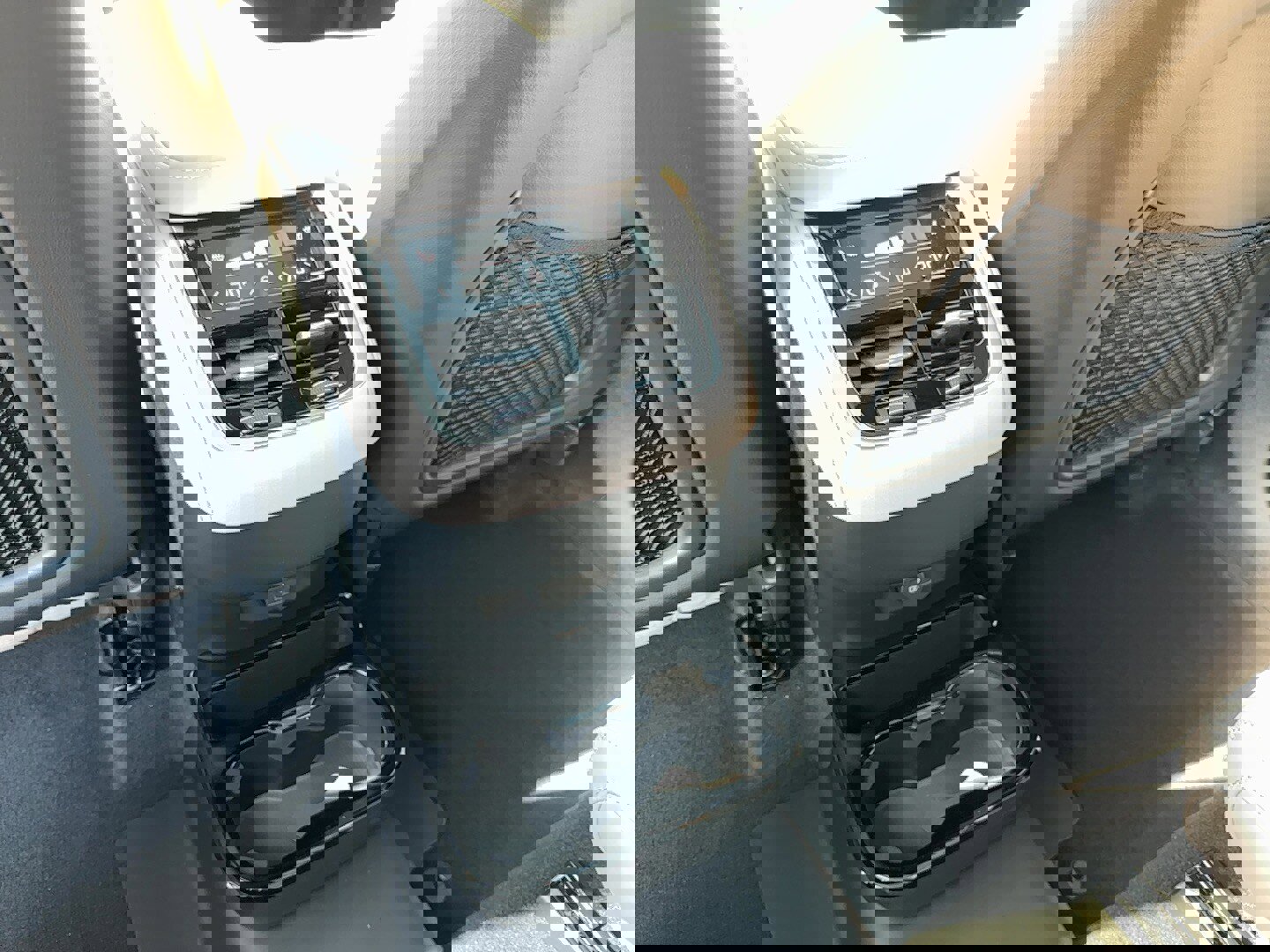 New 2026 Volvo XC90 B5 Ultra image 17