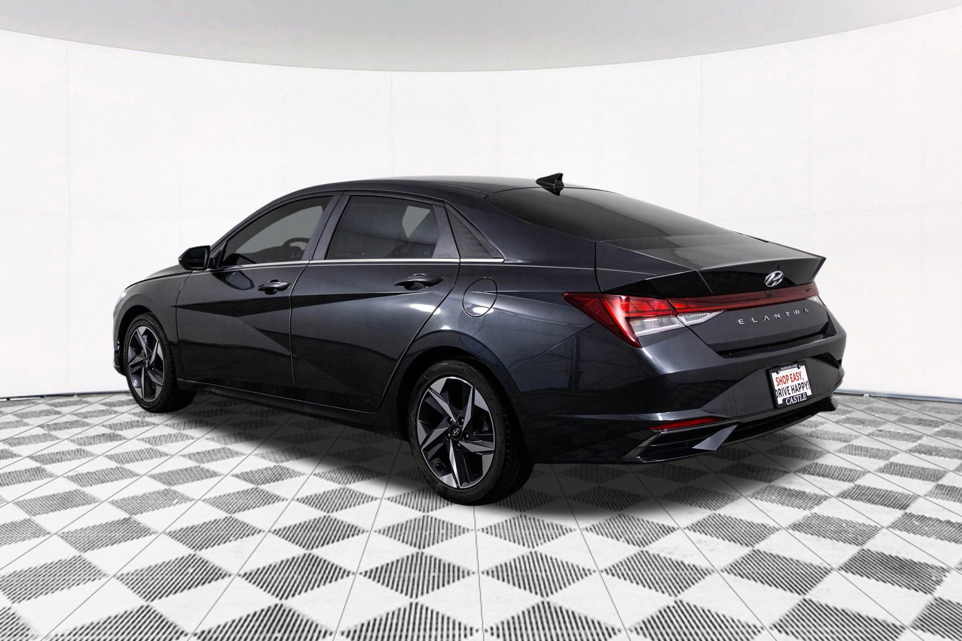 Used 2022 Hyundai Elantra SEL w/ Convenience + Premium Package FWD image 12
