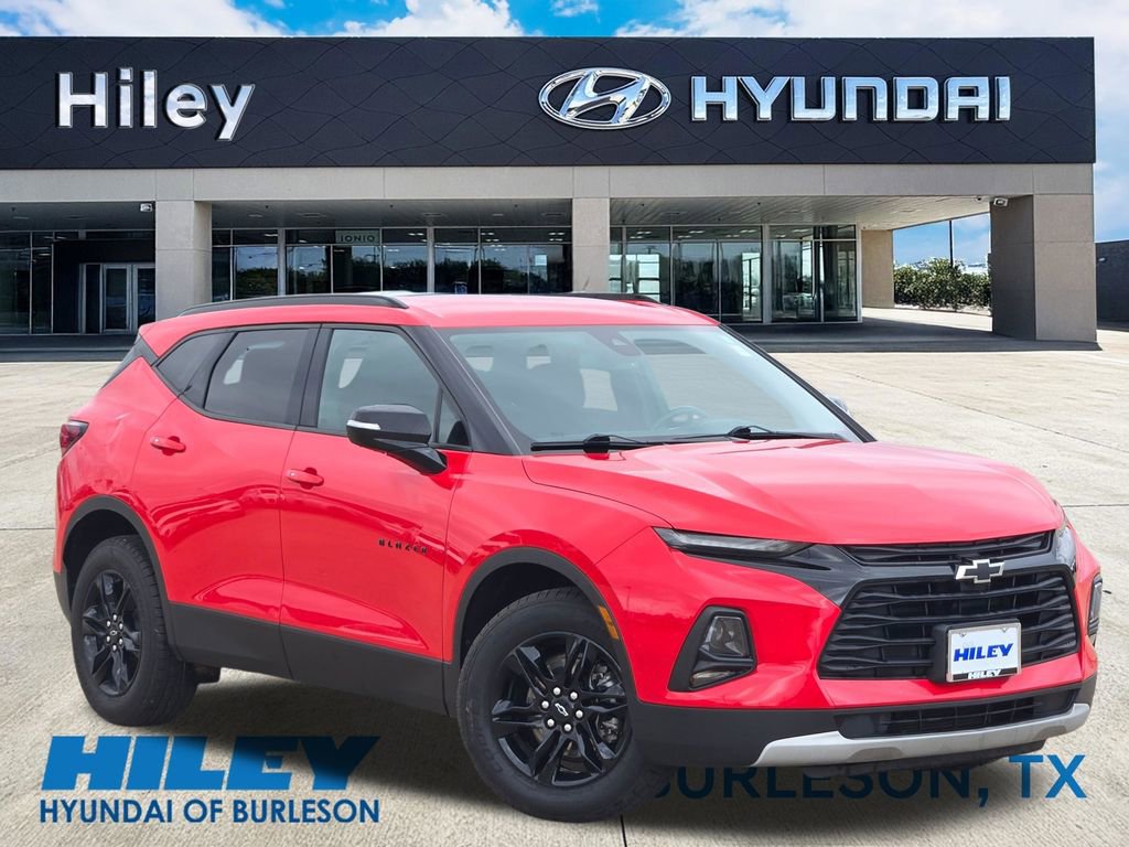 Used 2021 Chevrolet Blazer LT image 2