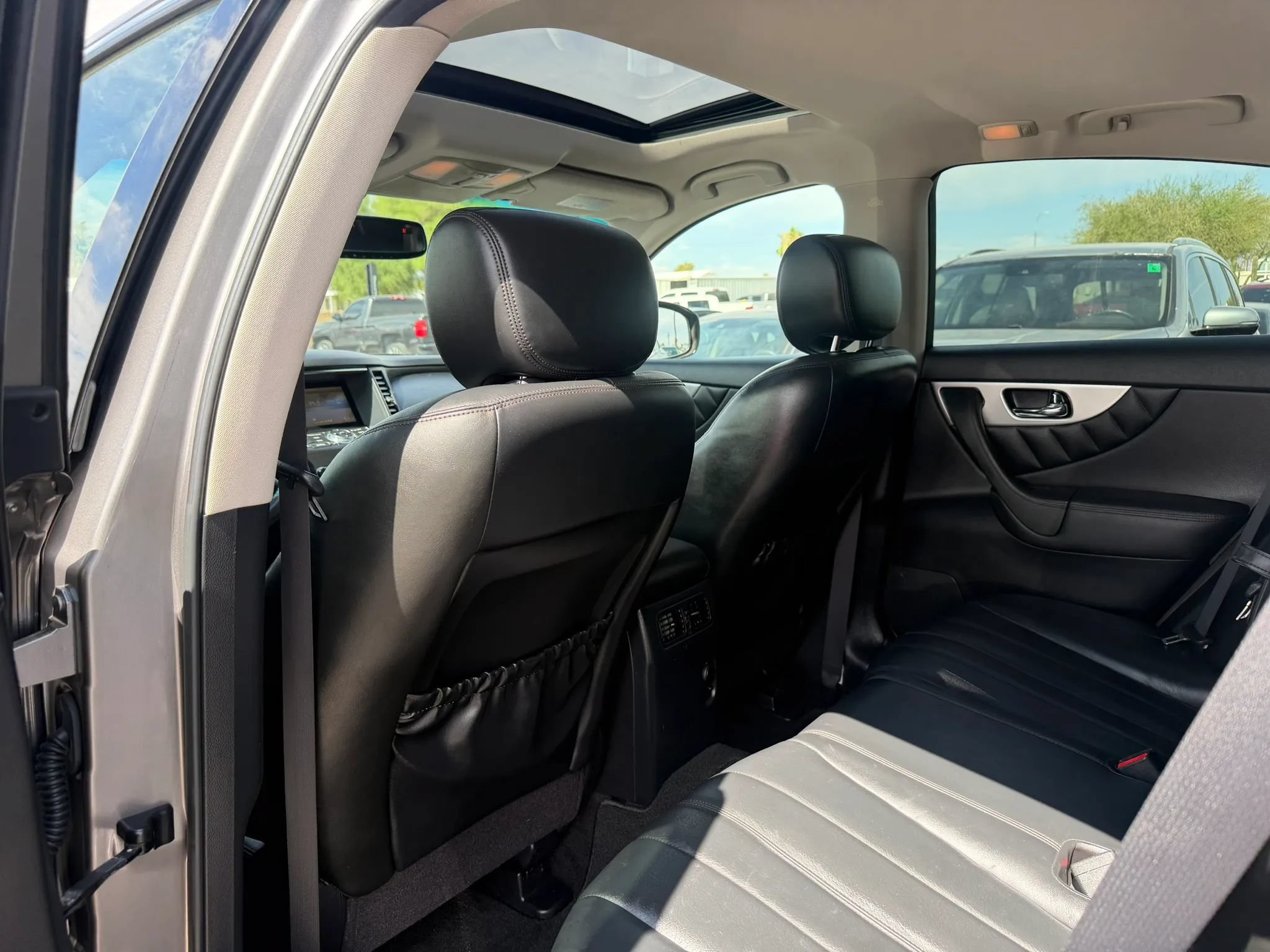 Used 2011 INFINITI FX35 AWD image 22