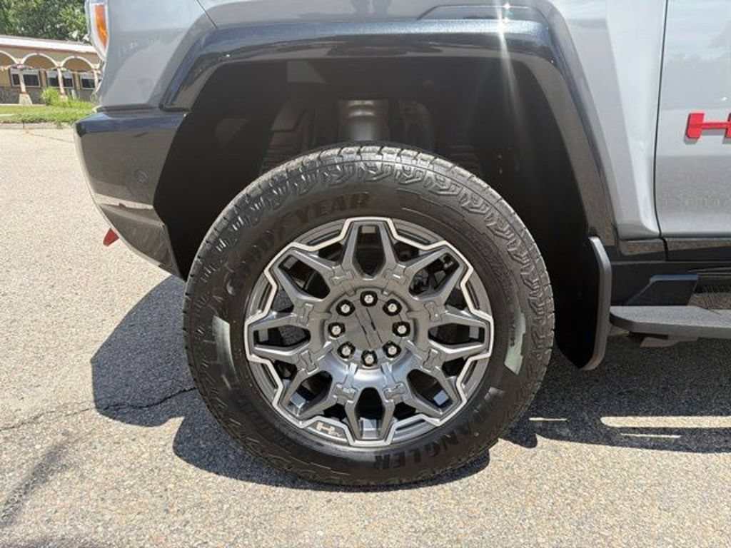 Certified 2025 GMC Hummer EV 3X w/ Battery Pack, 24 Module Pack AWD/4WD image 8
