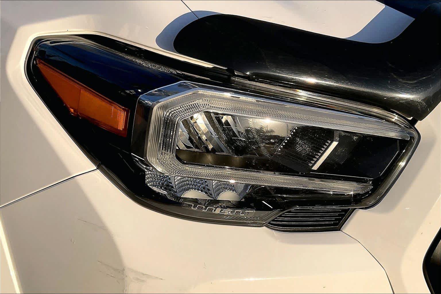 Used 2022 Toyota Tacoma TRD Sport w/ Technology Package RWD image 27