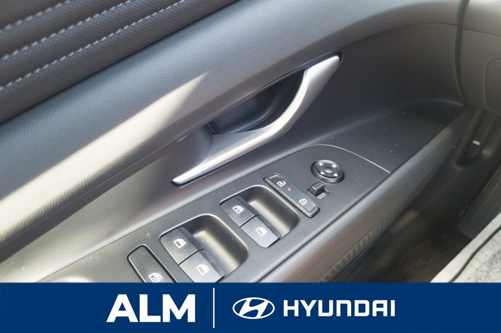 New 2025 Hyundai Elantra Limited image 27