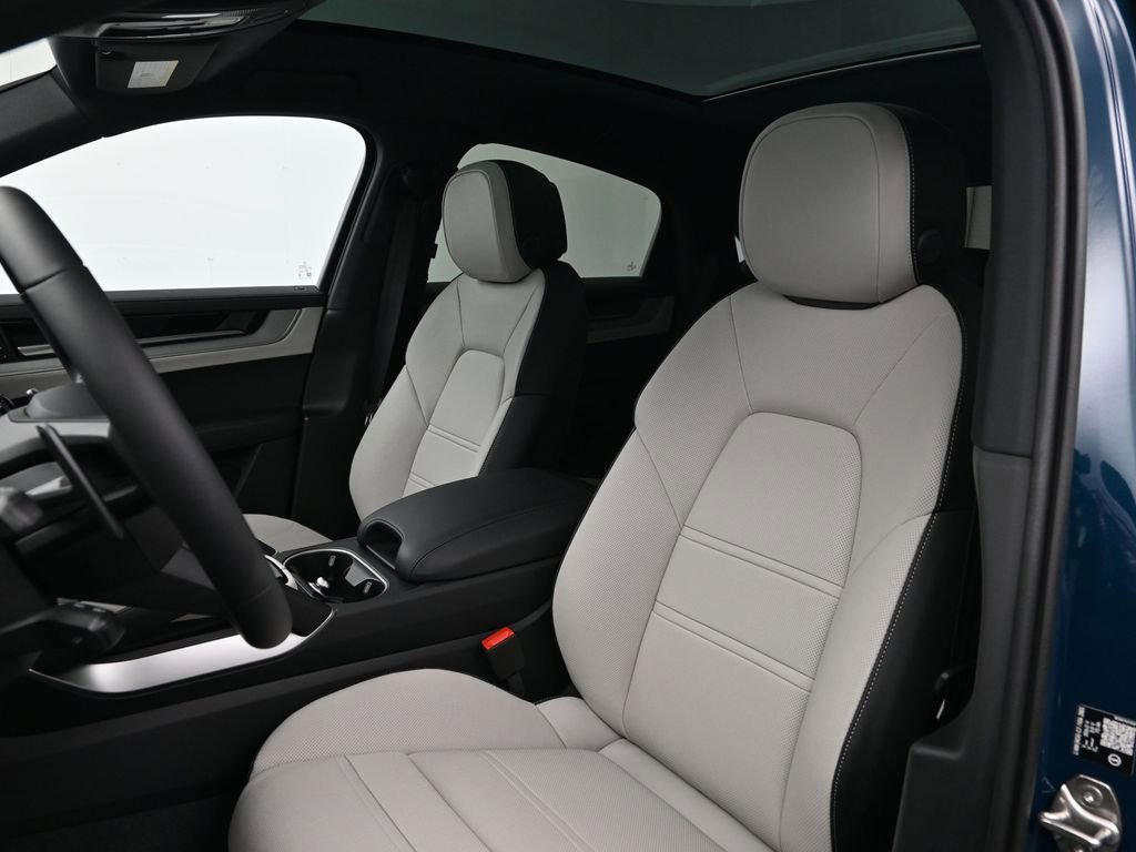 New 2026 Porsche Cayenne S image 5