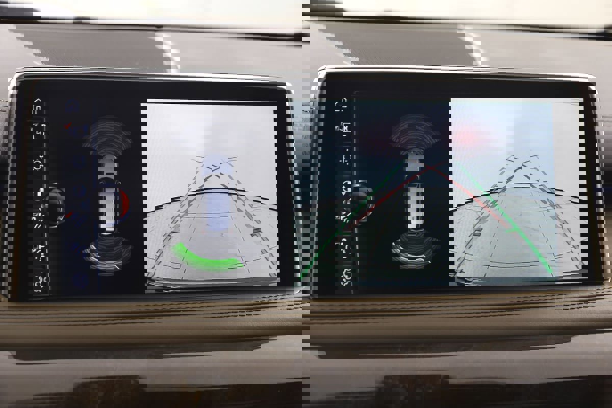 Used 2017 BMW X5 xDrive40e image 10