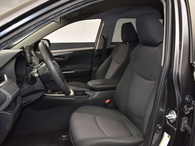 Used 2020 Toyota RAV4 XLE image 9
