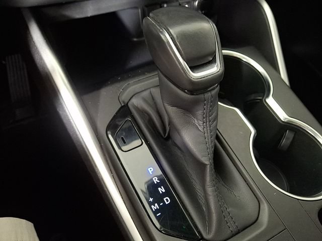 Used 2020 Toyota Highlander XLE AWD/4WD image 18