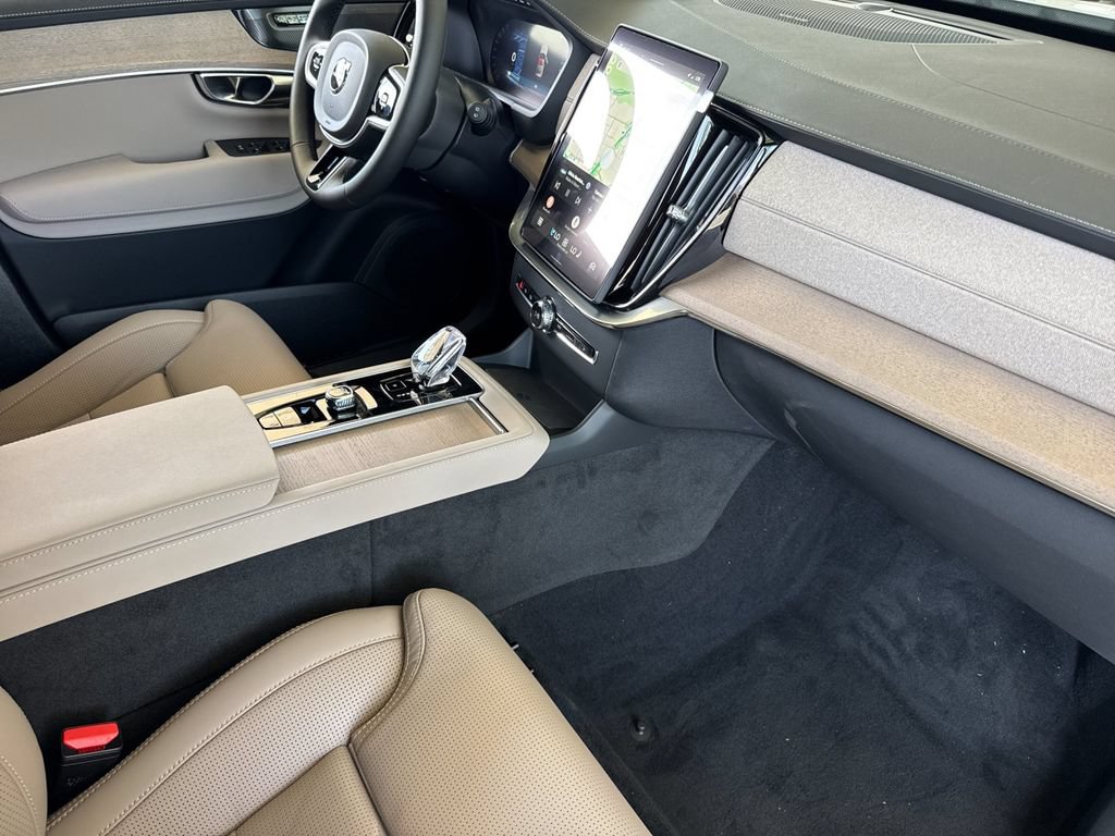 New 2026 Volvo XC90 T8 Ultra w/ Protection Package Premier AWD/4WD image 16