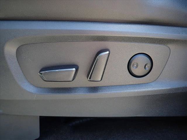 Used 2023 Nissan Pathfinder SL AWD/4WD image 13