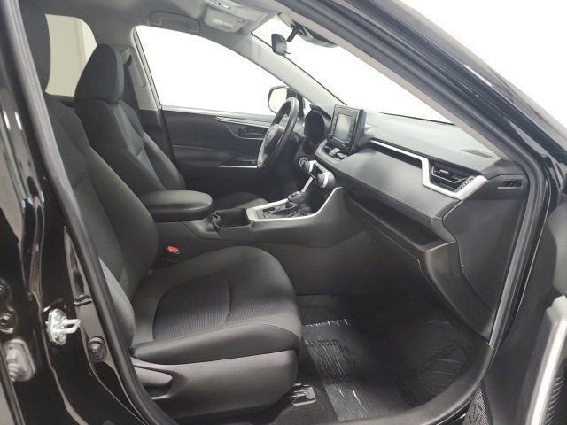 Used 2022 Toyota RAV4 LE image 14