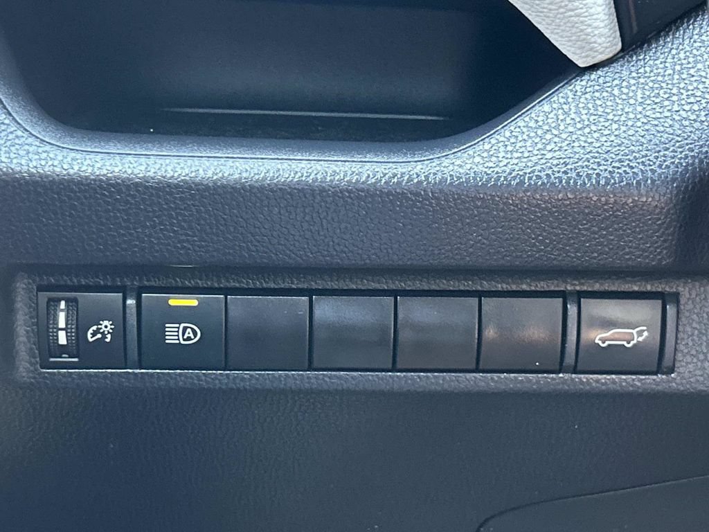Used 2024 Toyota RAV4 XLE Premium FWD image 29