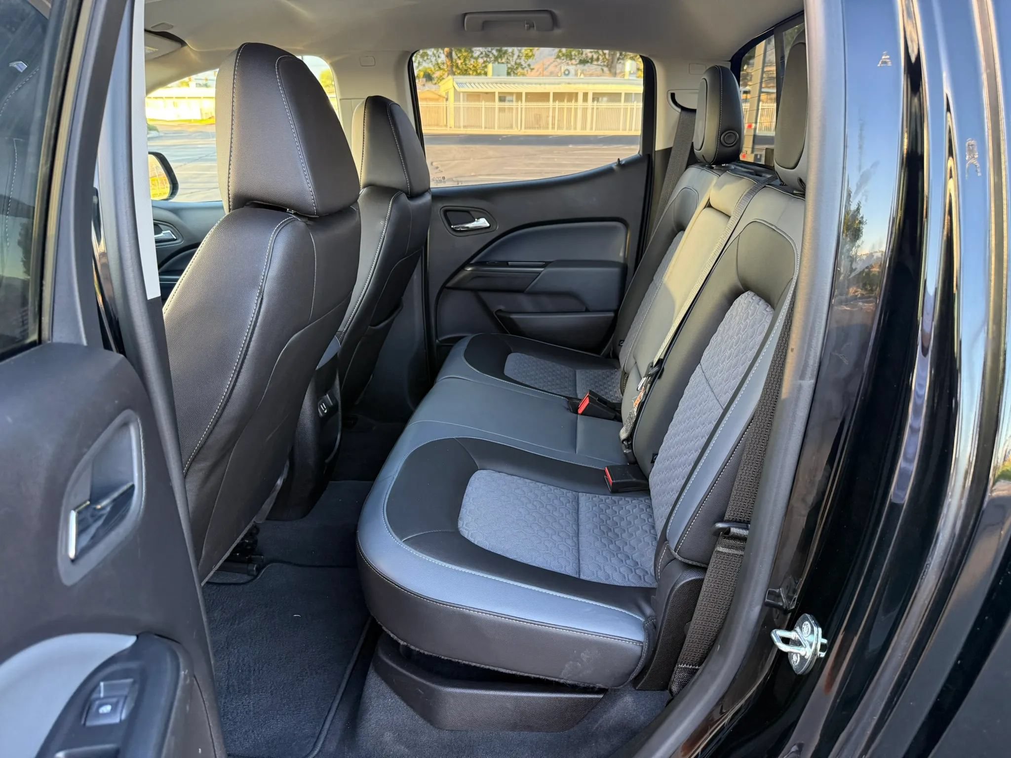 Used 2019 Chevrolet Colorado Z71 AWD/4WD image 15