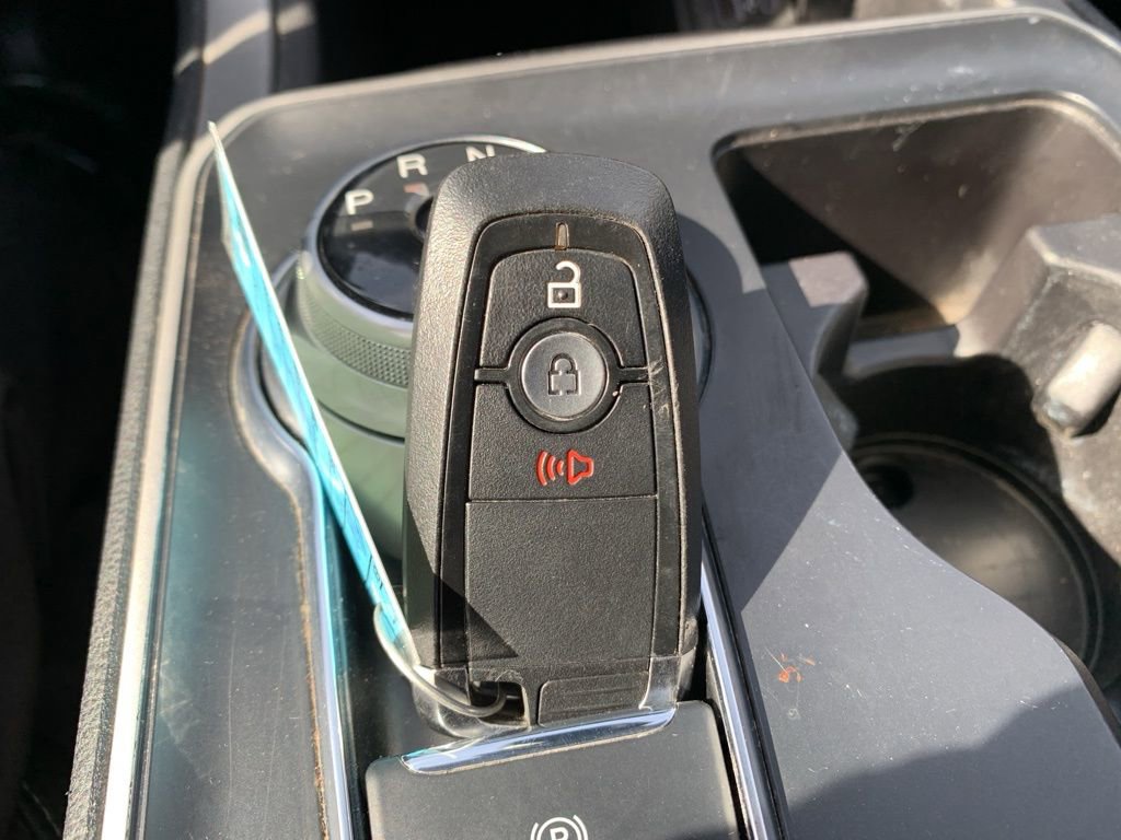 Used 2023 Ford Edge SE w/ Black Appearance Package image 29