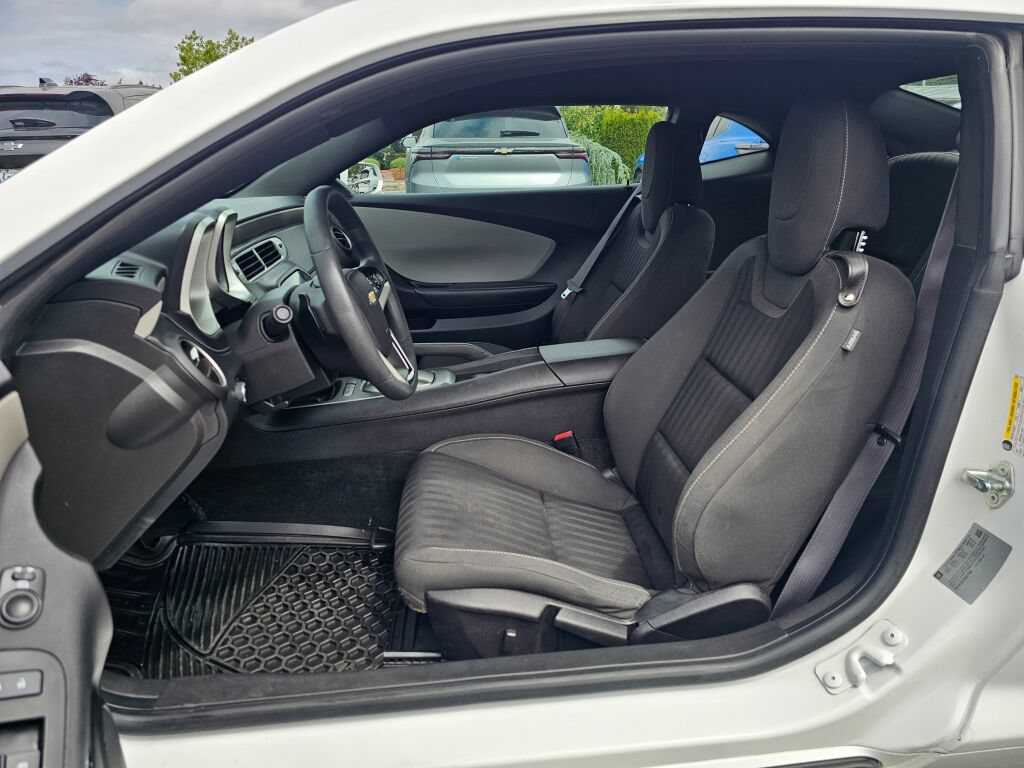 Used 2013 Chevrolet Camaro LS RWD image 18