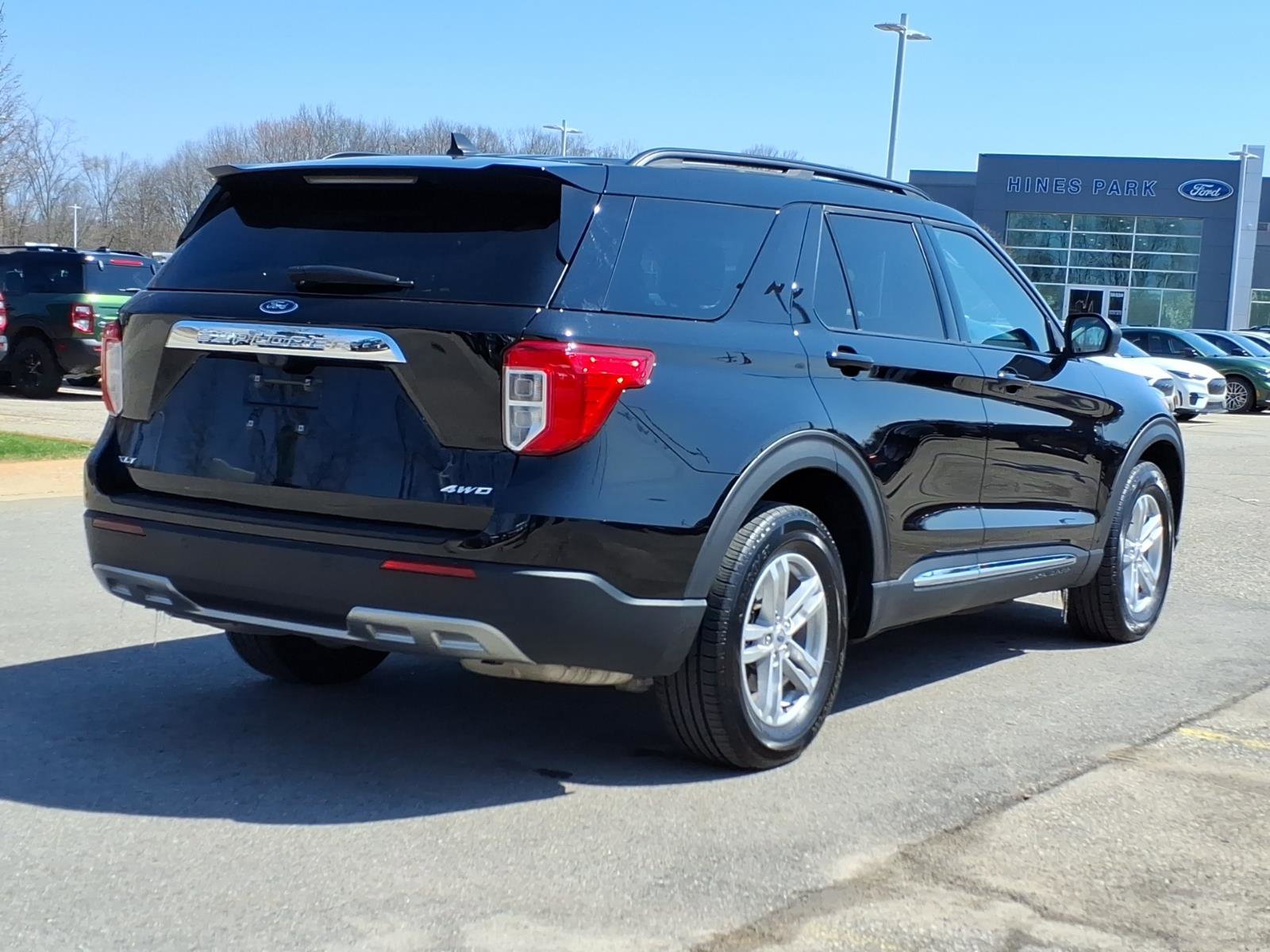 Certified 2024 Ford Explorer XLT w/ Equipment Group 202A AWD/4WD image 7