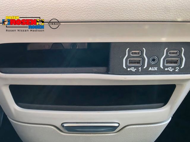 Used 2024 Chrysler Pacifica Touring-L FWD image 17