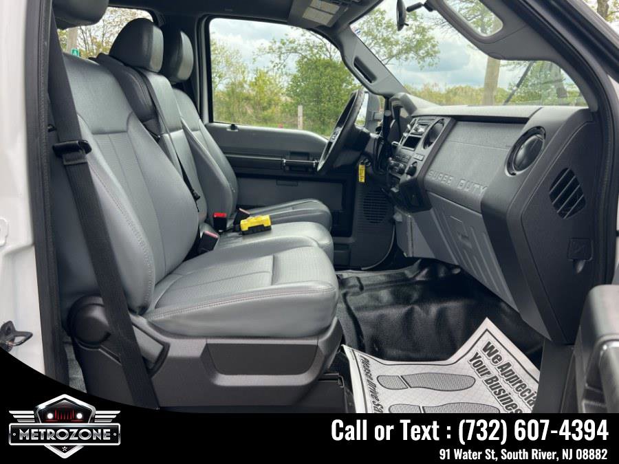 Used 2013 Ford F550 4x4 Crew Cab Super Duty w/ Payload Upgrade Pkg image 17
