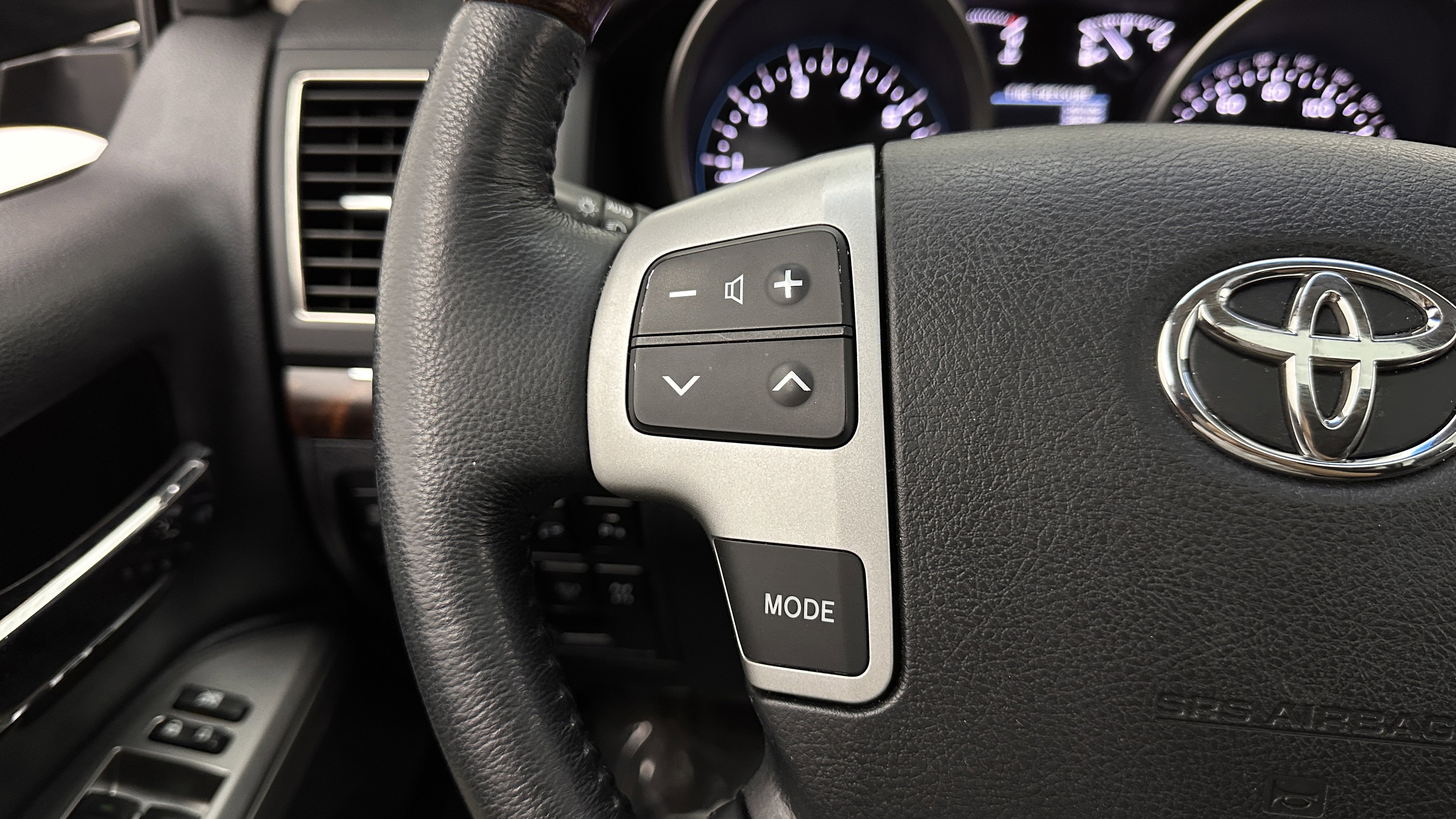 Used 2014 Toyota Land Cruiser AWD/4WD image 19