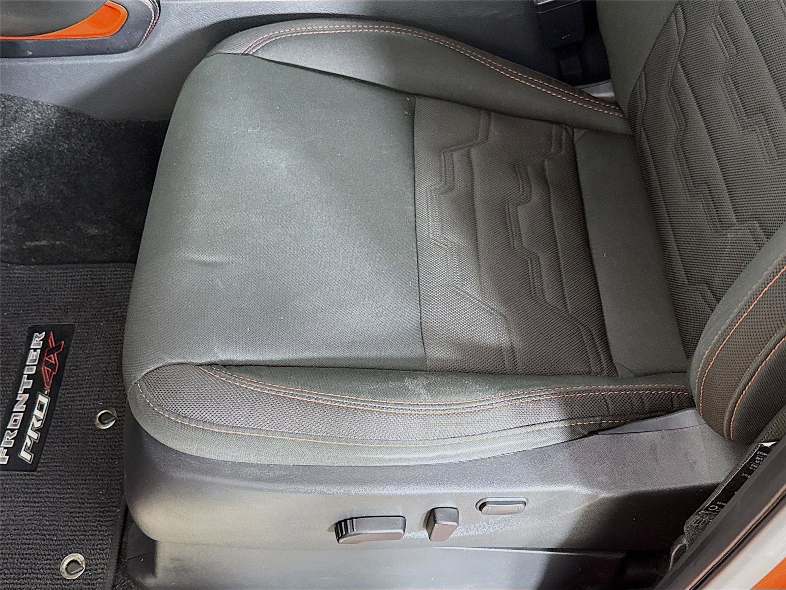 Used 2025 Nissan Frontier PRO-4X image 18