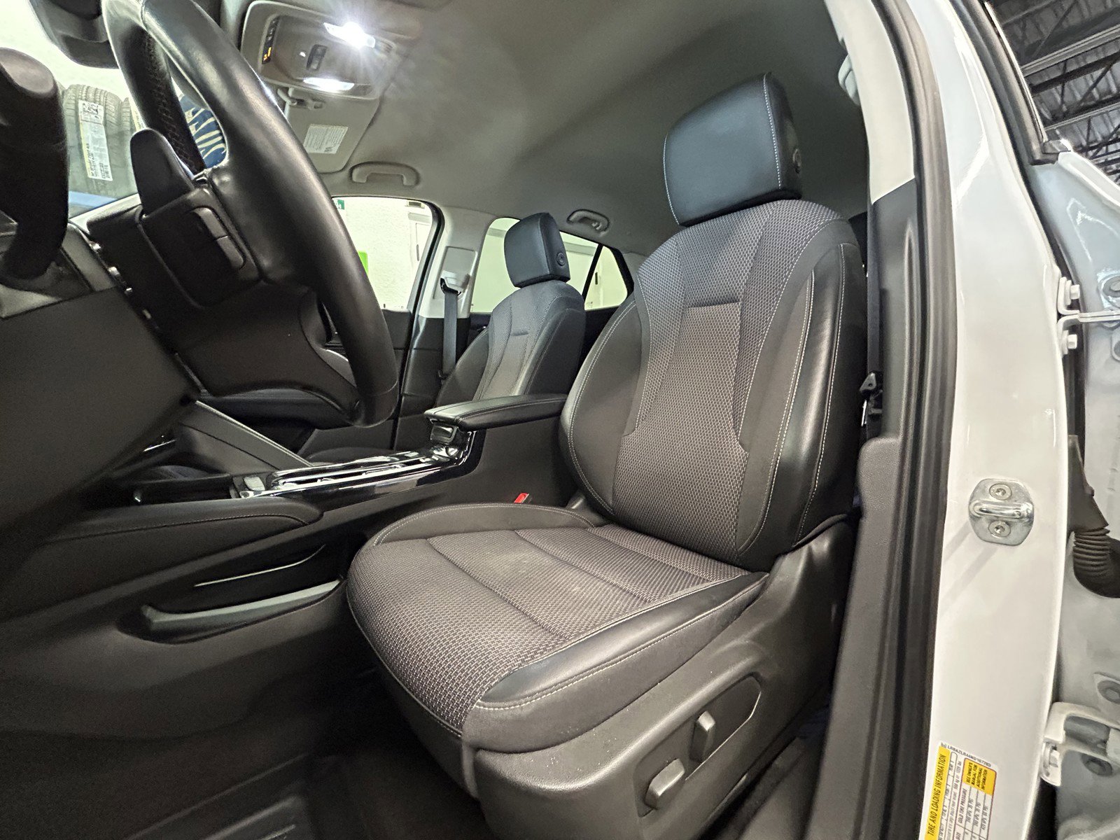 Used 2022 Buick Envision Preferred image 11