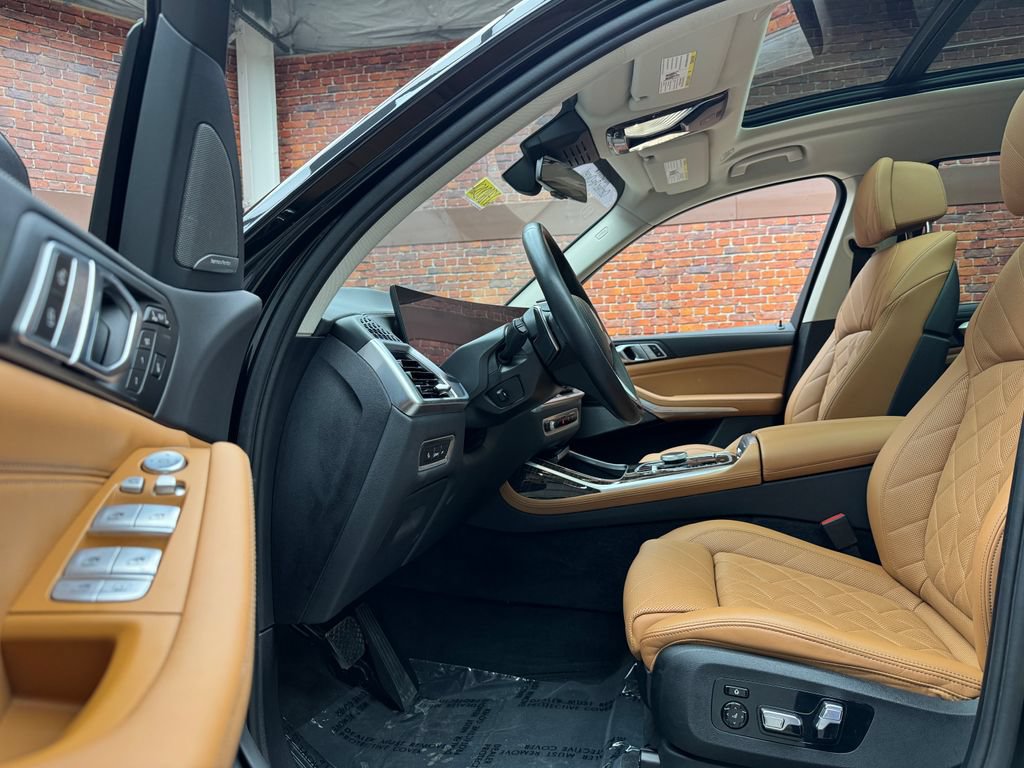 Used 2024 BMW X7 xDrive40i w/ Premium Package AWD/4WD image 22