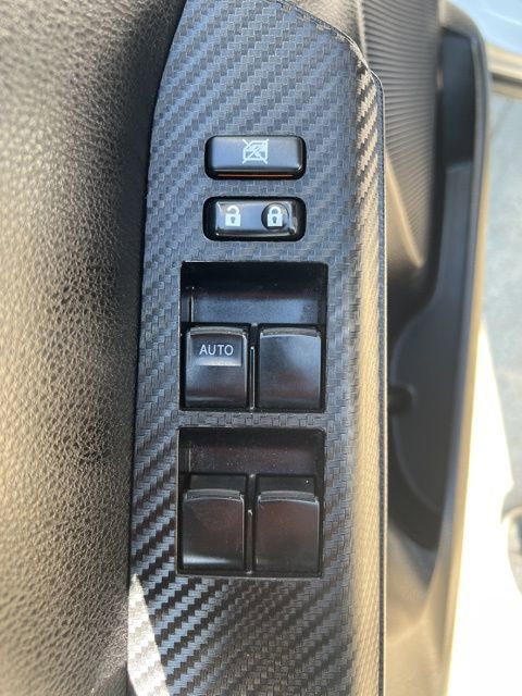 Used 2015 Toyota RAV4 LE image 17