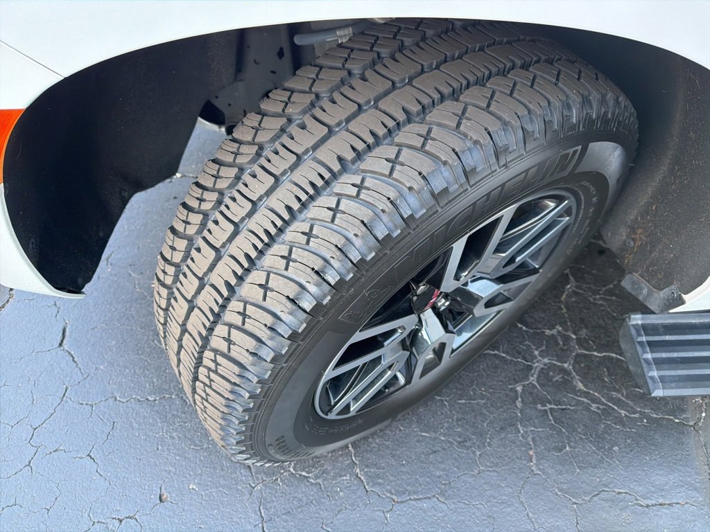 Certified 2022 GMC Yukon AT4 w/ Max Trailering Package image 21