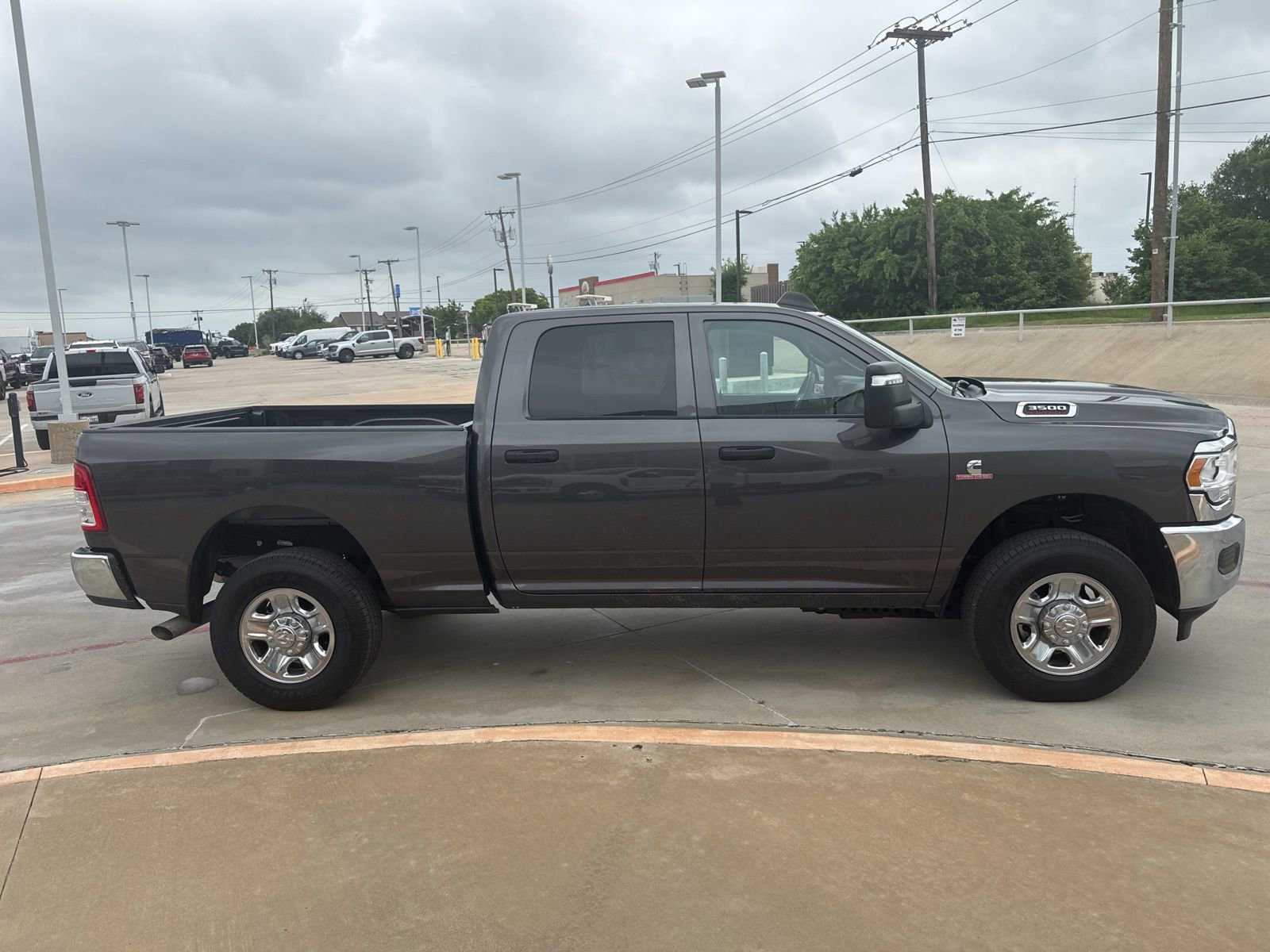 Used 2024 RAM 3500 Tradesman w/ Chrome Appearance Group image 4