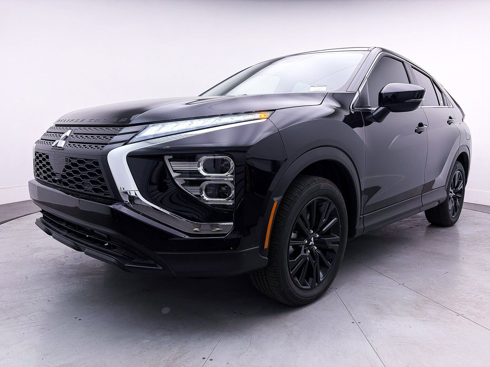 New 2025 Mitsubishi Eclipse Cross LE image 3