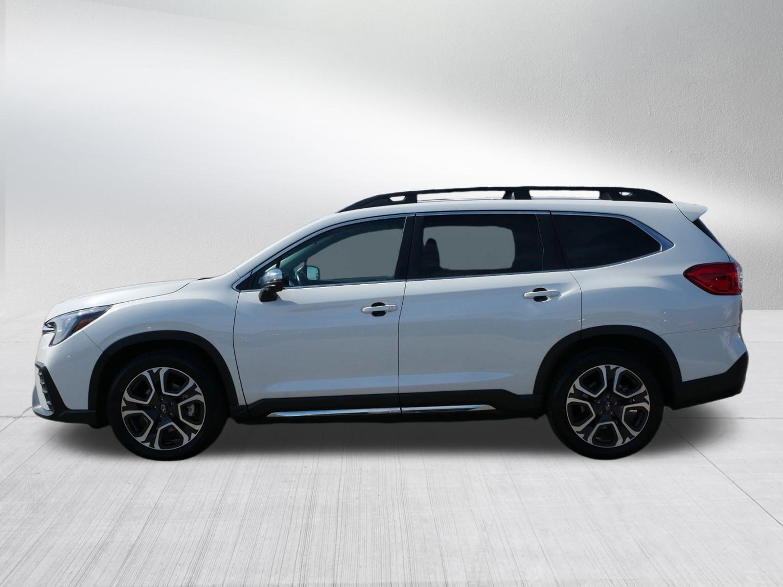 Used 2023 Subaru Ascent Limited w/ Technology Package image 4