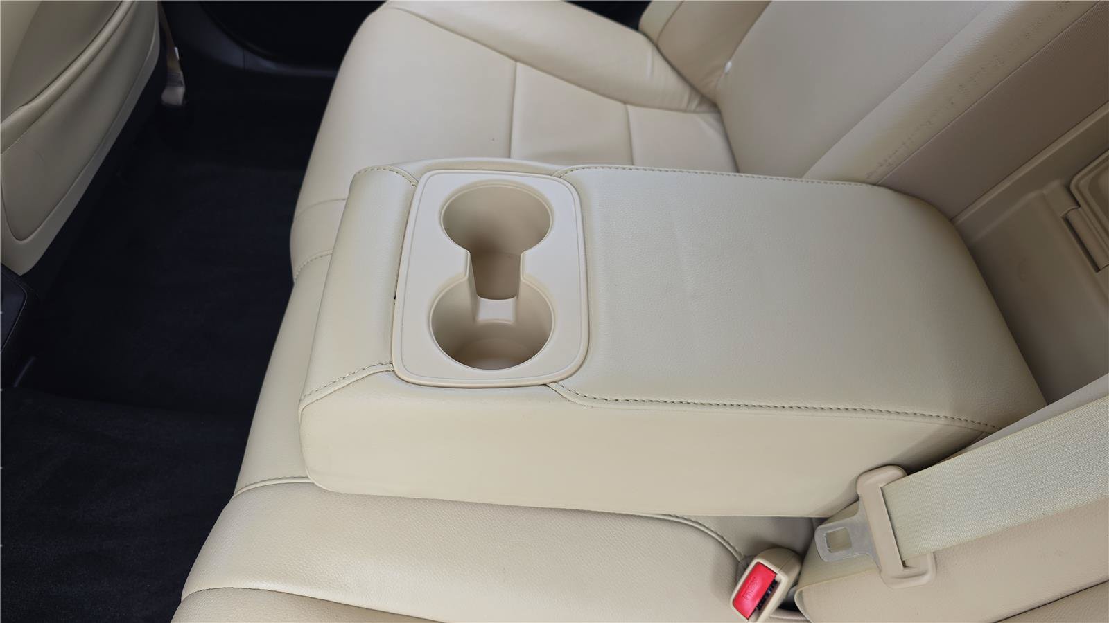 Used 2014 Toyota Avalon XLE Touring FWD image 19