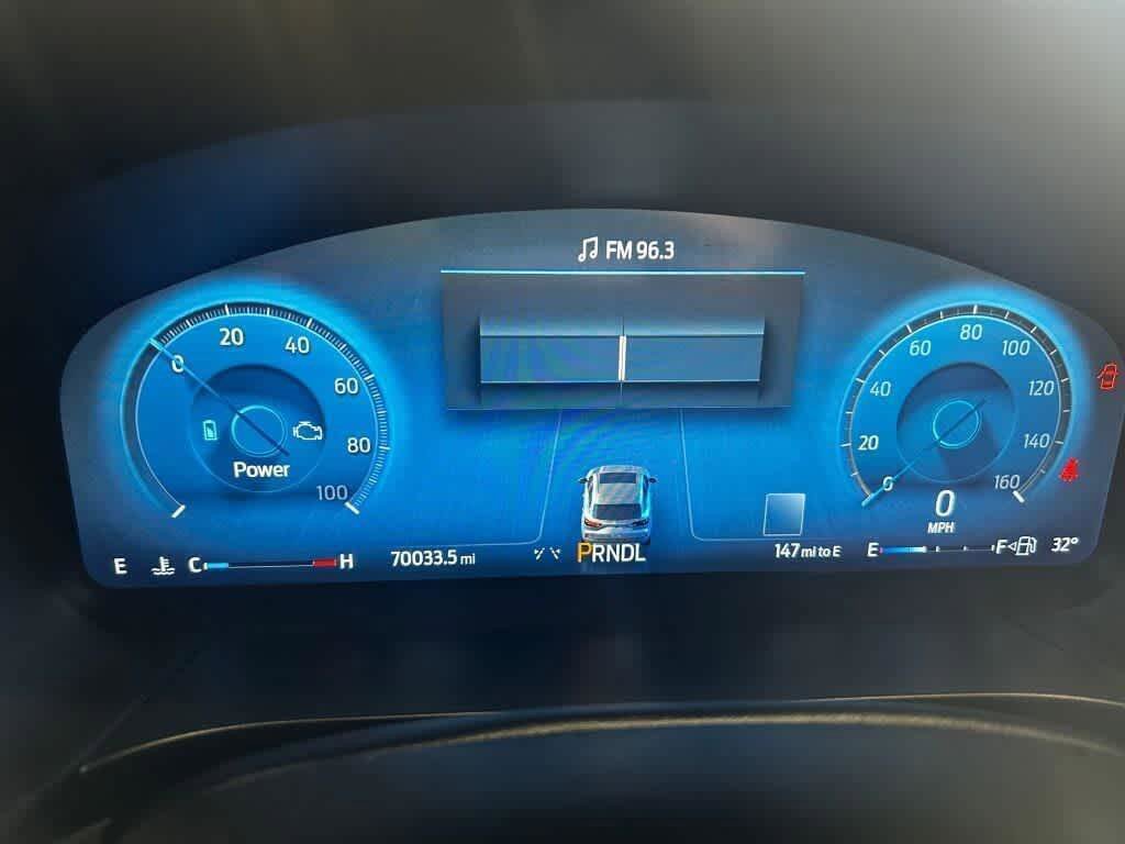 Used 2023 Ford Escape Platinum image 2