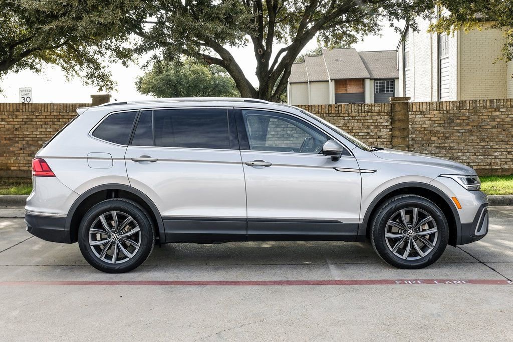 Used 2022 Volkswagen Tiguan SE AWD/4WD image 14