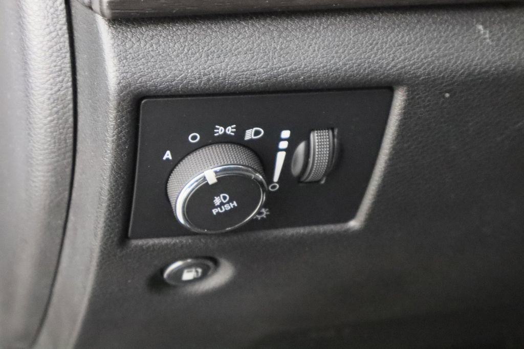 Used 2017 Jeep Grand Cherokee Laredo w/ Quick Order Package 23E image 23