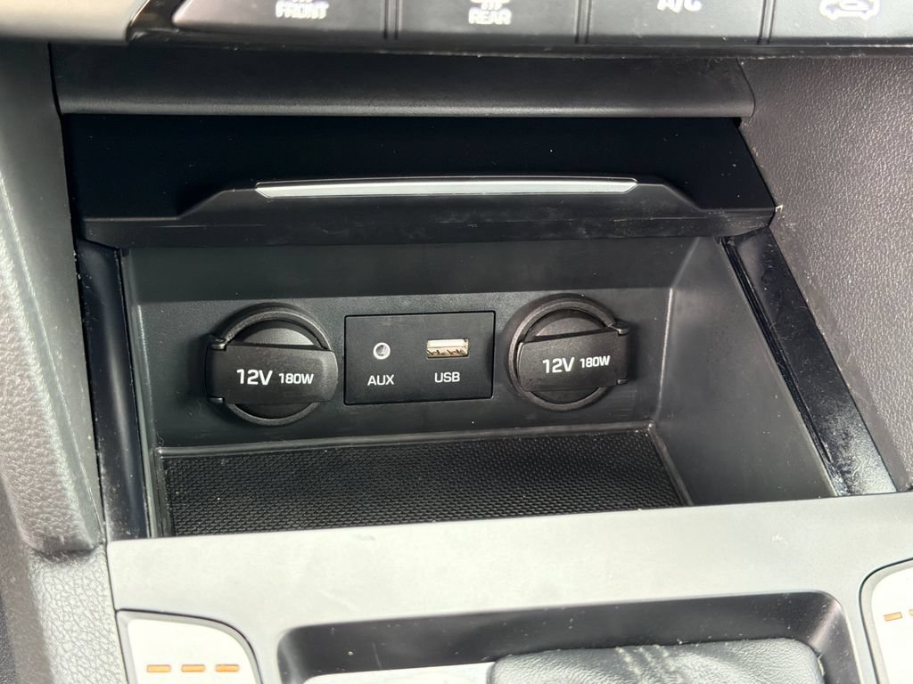 Used 2017 Hyundai Elantra Value Edition FWD image 26