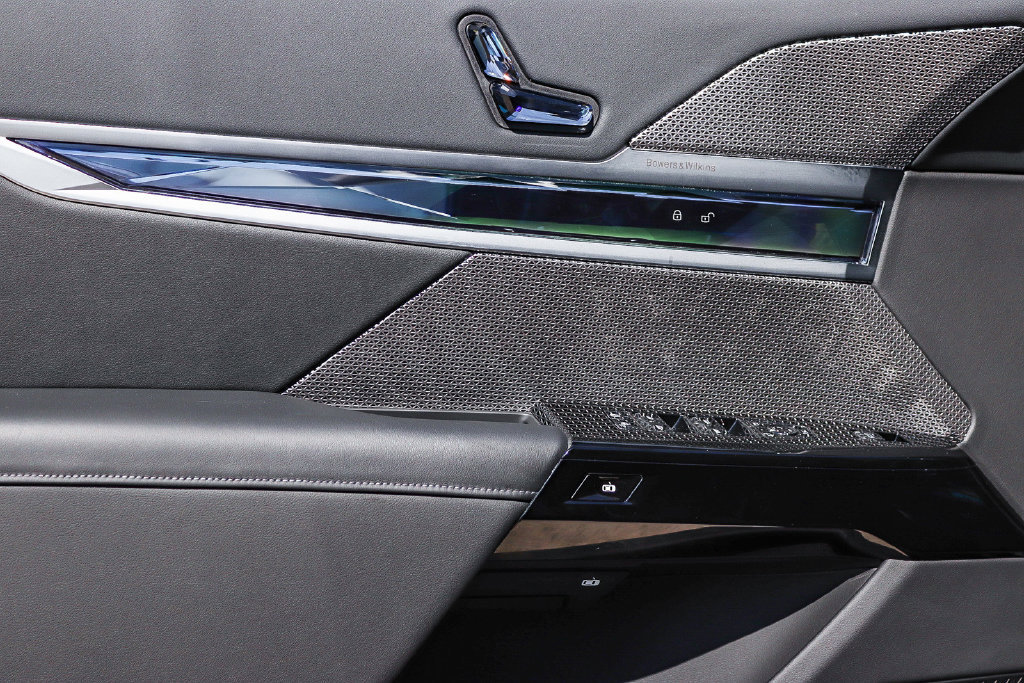 Used 2026 BMW i7 xDrive60 AWD/4WD image 23