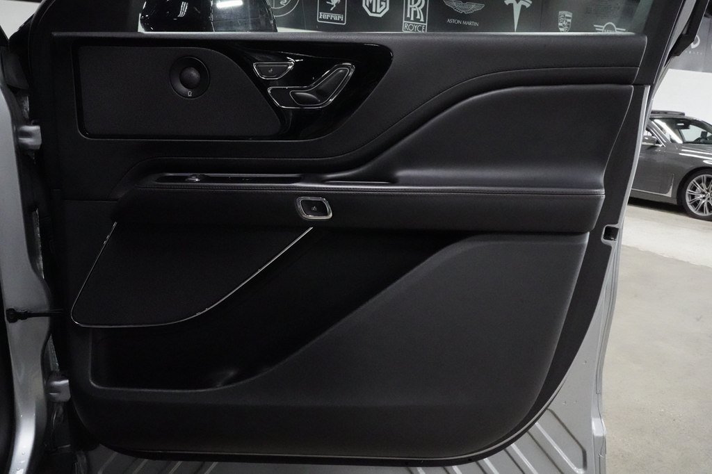 Used 2023 Lincoln Aviator Grand Touring AWD/4WD image 33