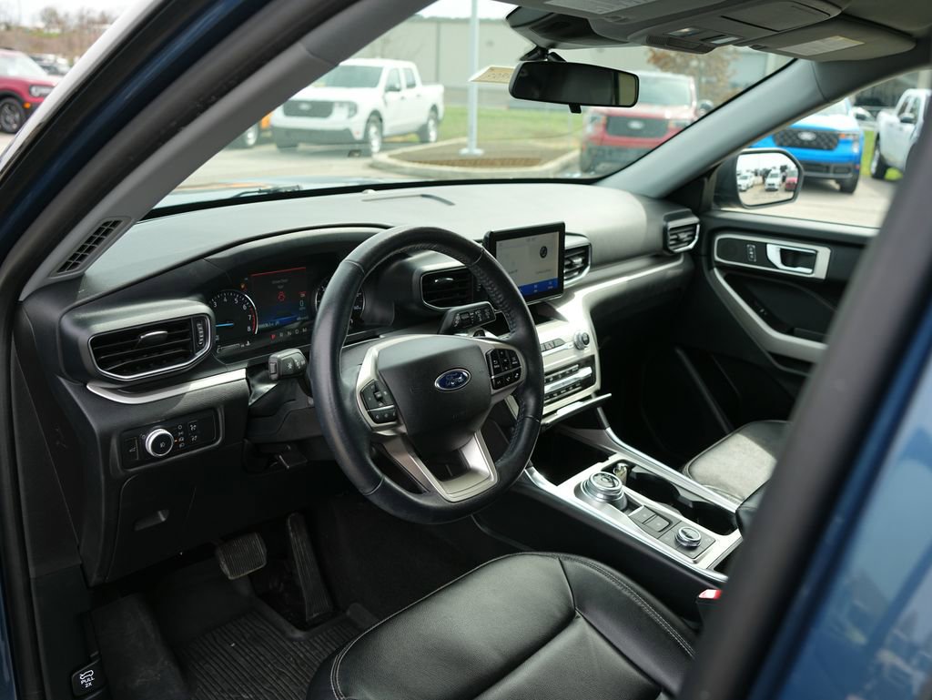 Used 2020 Ford Explorer XLT w/ Equipment Group 202A image 19