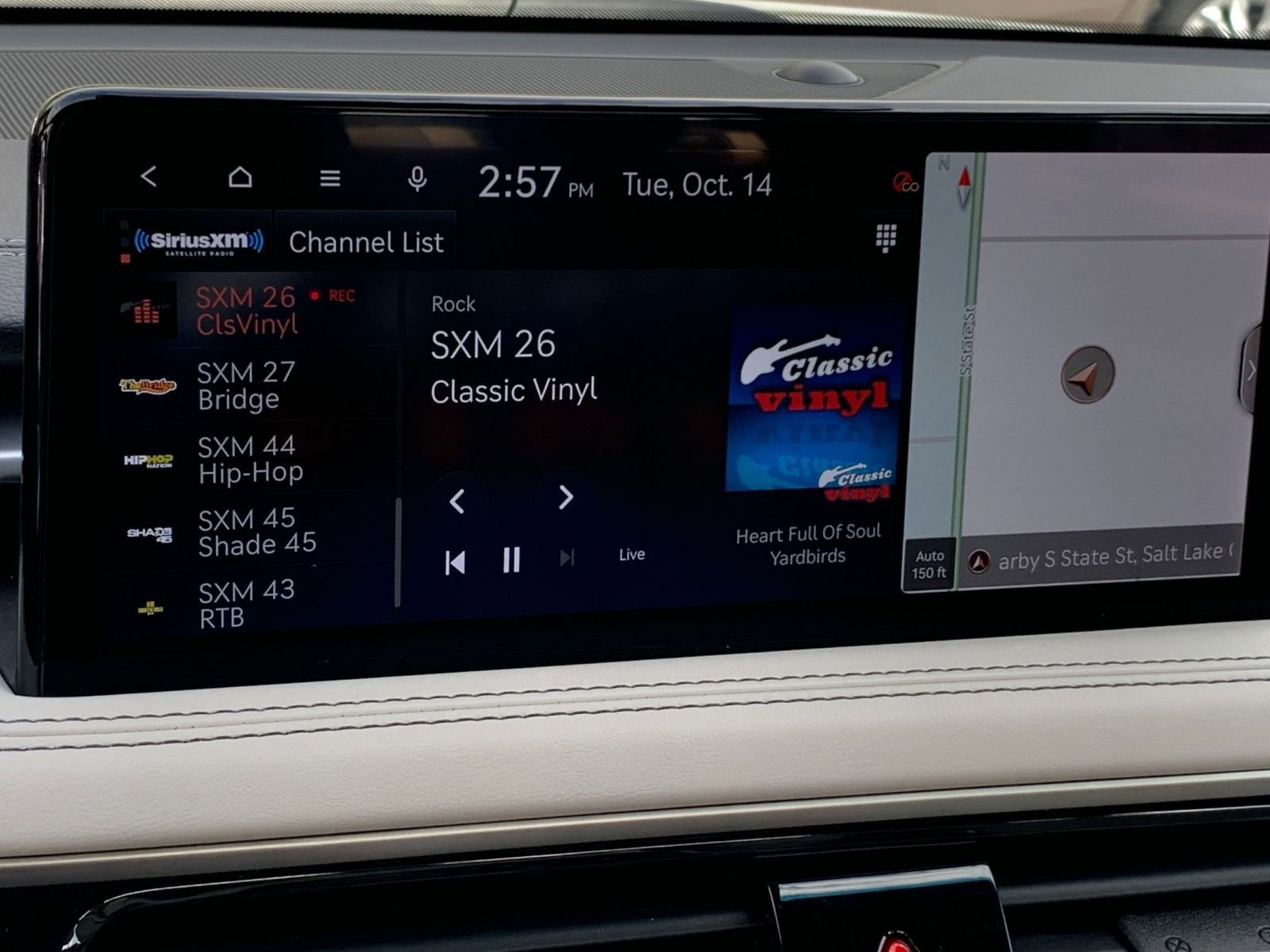Used 2025 Genesis G70 2.5T image 21