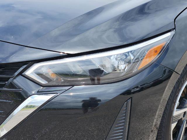 Certified 2025 Nissan Sentra SV FWD image 5